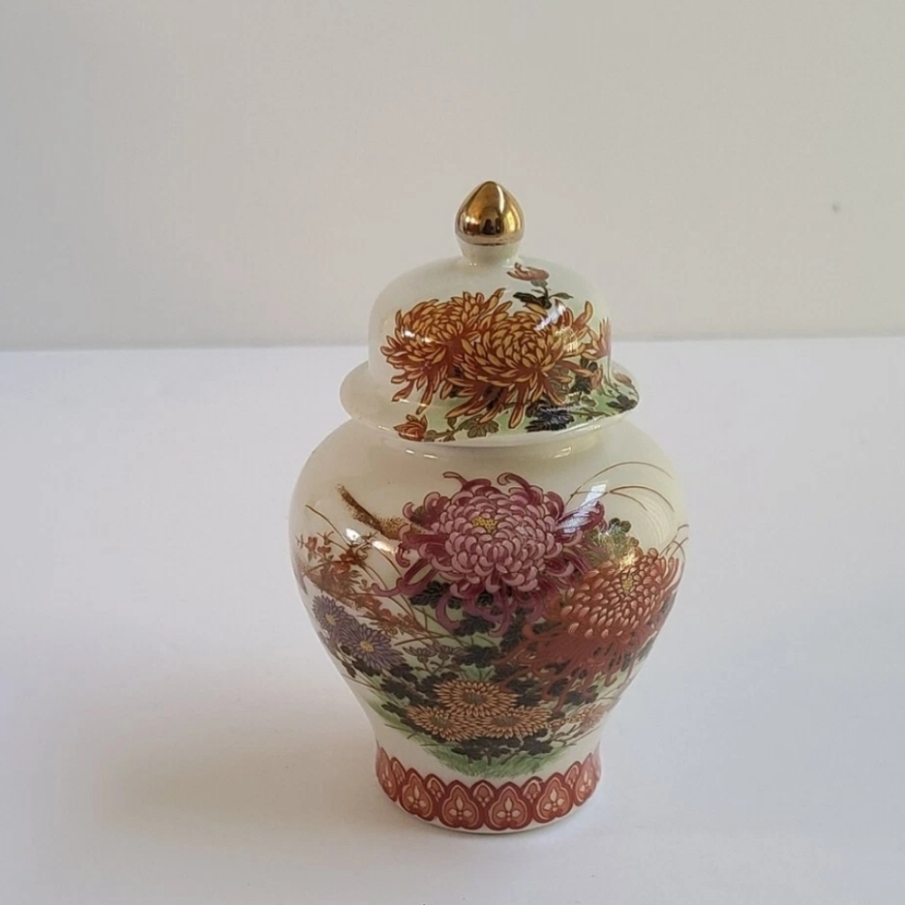 Vtg. Japanese Shibata Ginger Bar Floral Ceramic with Gold Accents with Lid